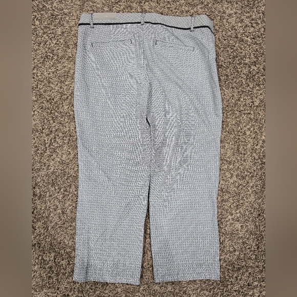 Maurices NWT Capr Dress Pants Womens 11/12 Black White Abstract Pockets Mid-Rise - Picture 3 of 5